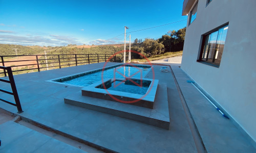 Chácara em Condomínio Fechado em Ibiúna!!