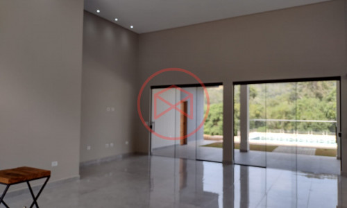 Chácara em Condomínio Fechado em Ibiúna!!