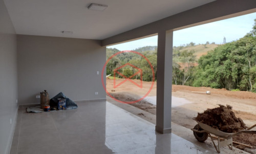 Chácara em Condomínio Fechado em Ibiúna!!