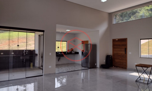 Chácara em Condomínio Fechado em Ibiúna!!