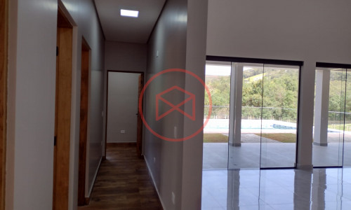 Chácara em Condomínio Fechado em Ibiúna!!