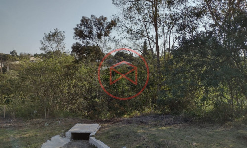 Terreno em condomínio, antes do centro de Ibiúna!!