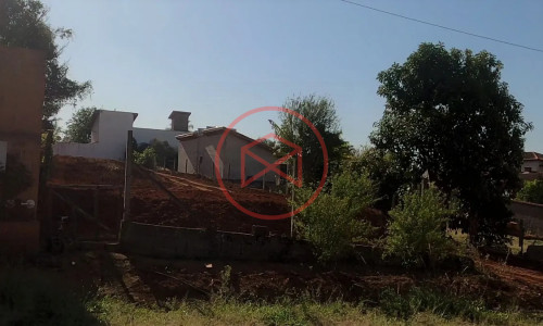 Terreno em condomínio, antes do centro de Ibiuna!!