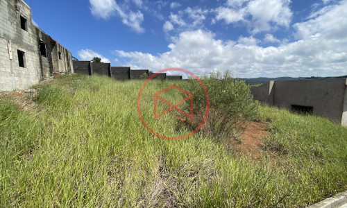 Terreno em Loteamento Fechado no centro de Ibiúna!