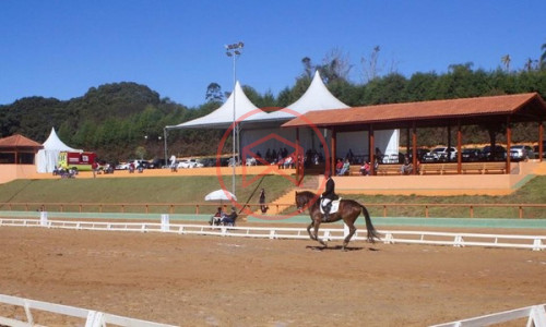 Haras Completo em Ibiúna na beira do asfalto!