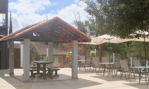 Haras Completo em Ibiúna na beira do asfalto!