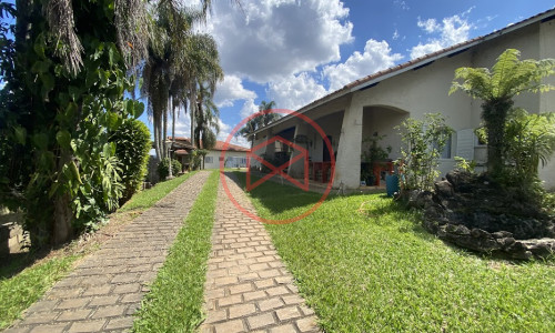 Chácara em Condomínio Fechado no centro de Ibiúna!!