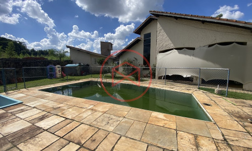 Chácara em Condomínio Fechado no centro de Ibiúna!!