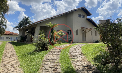 Chácara em Condomínio Fechado no centro de Ibiúna!!