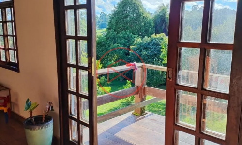 Chácara com 3.000 mts antes do centro de Ibiúna!