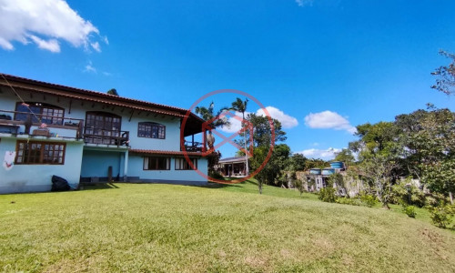 Chácara com 3.000 mts antes do centro de Ibiúna!