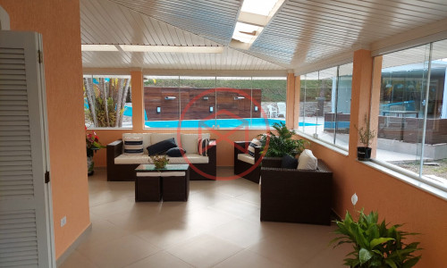 Chácara com 5.000 mts antes do Centro de Ibiúna