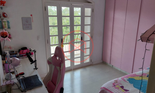 Chácara com 5.000 mts antes do Centro de Ibiúna