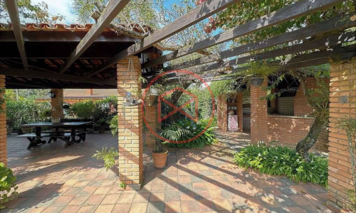 Chácara em Condomínio Antes do Centro de Ibiúna!!