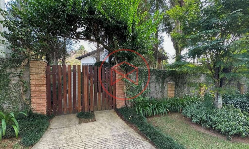 Chácara em Condomínio Antes do Centro de Ibiúna!!