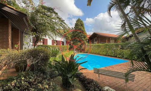 Chácara em Condomínio Antes do Centro de Ibiúna!!