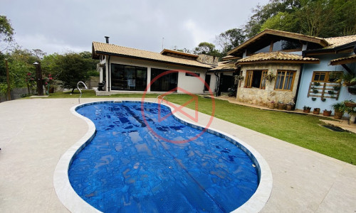 Chácara em Condomínio Fechado em Ibiúna!!