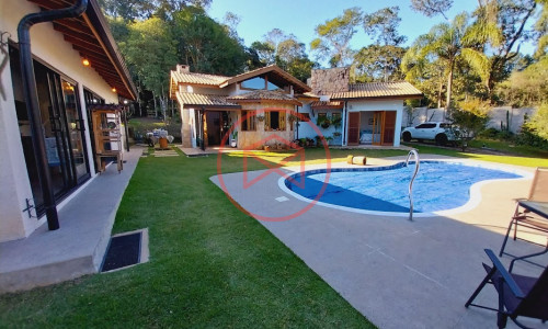 Chácara em Condomínio Fechado em Ibiúna!!