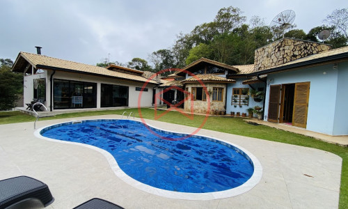 Chácara em Condomínio Fechado em Ibiúna!!