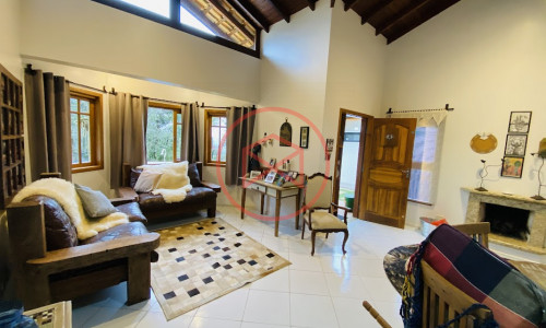 Chácara em Condomínio Fechado em Ibiúna!!