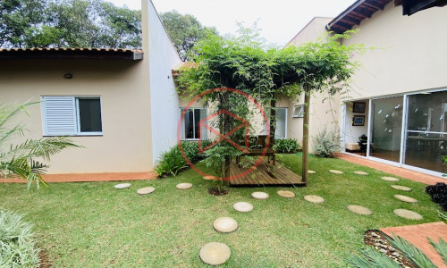 Chácara em Condomínio Fechado em Ibiúna!!