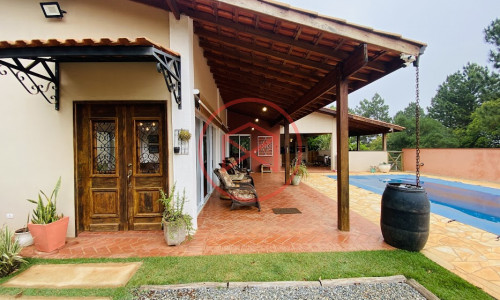 Chácara em Condomínio Fechado em Ibiúna!!