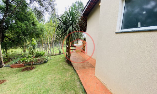 Chácara em Condomínio Fechado em Ibiúna!!