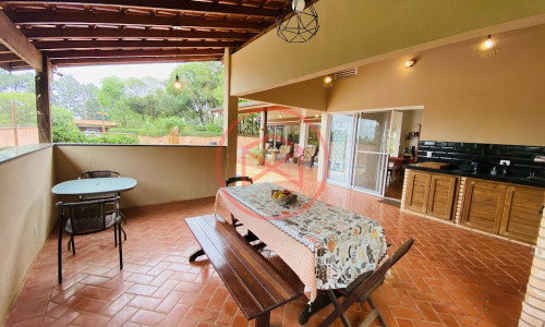 Chácara em Condomínio Fechado em Ibiúna!!