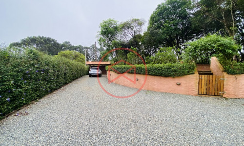 Chácara em Condomínio Fechado em Ibiúna!!