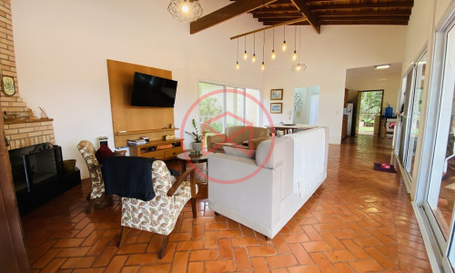 Chácara em Condomínio Fechado em Ibiúna!!