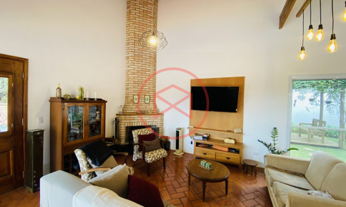 Chácara em Condomínio Fechado em Ibiúna!!