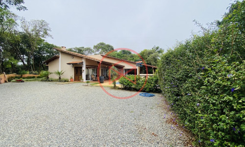 Chácara em Condomínio Fechado em Ibiúna!!