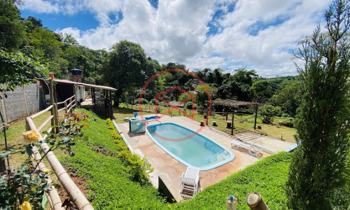 Chácara Próximo do Centro de Ibiúna!!