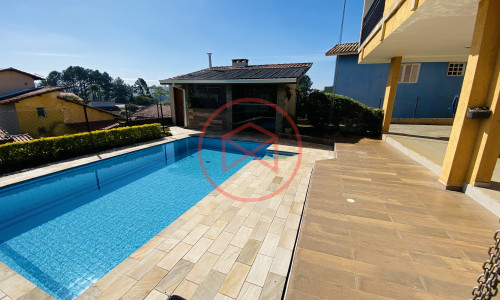 Casa em Condomínio de Alto Padrão!