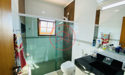 Casa em Condomínio de Alto Padrão!