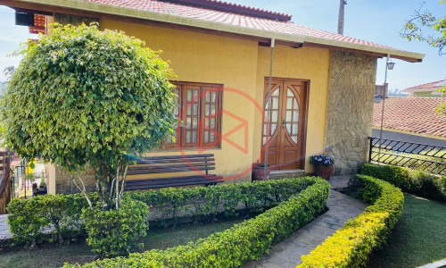 Casa em Condomínio de Alto Padrão!