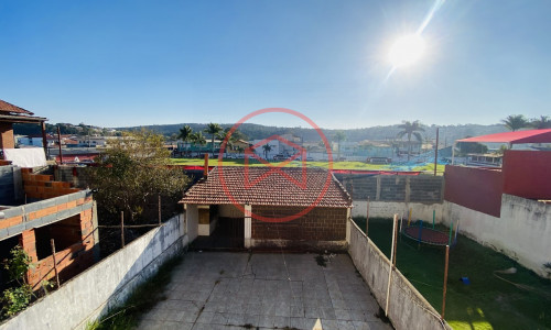 Casa Comercial no Centro de Ibiúna