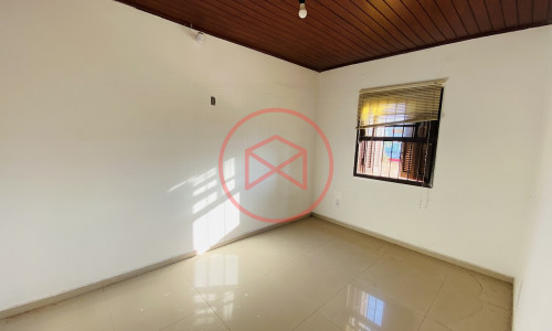 Casa Comercial no Centro de Ibiúna