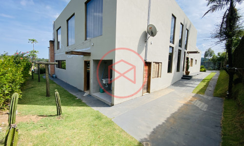 Chácara em Condomínio Fechado - Interior de São Paulo Ibiúna