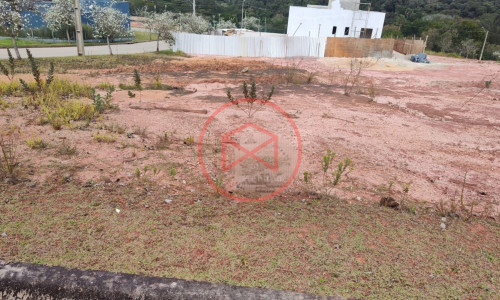 Lote em Condomínio Fechado com Acesso a Represa em Ibiúna