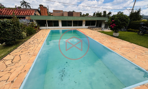 Chácara em condomínio Fechado Próximo ao centro de Ibiúna