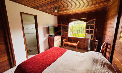 Chácara em condomínio Fechado Próximo ao centro de Ibiúna