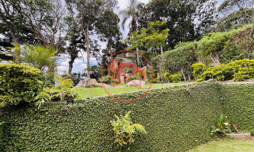 Chácara em condomínio Fechado Próximo ao centro de Ibiúna