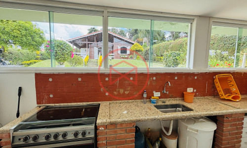 Chácara em condomínio Fechado Próximo ao centro de Ibiúna