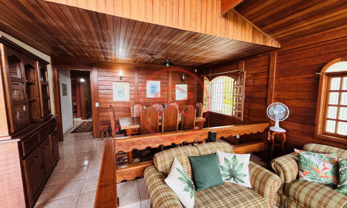 Chácara em condomínio Fechado Próximo ao centro de Ibiúna