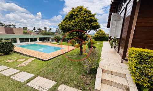 Chácara em condomínio Fechado Próximo ao centro de Ibiúna