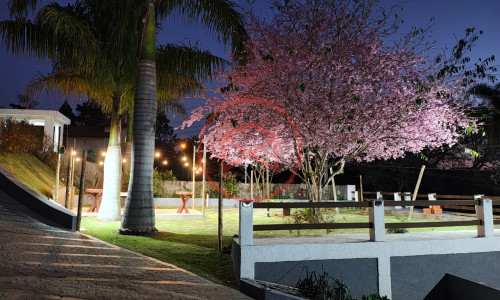 Casa em Condomínio Fechado antes do centro de Ibiúna.