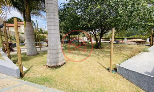 Casa em Condomínio Fechado antes do centro de Ibiúna.