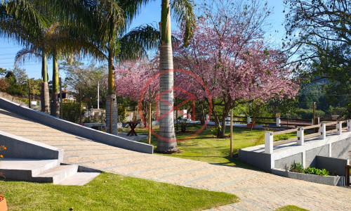 Casa em Condomínio Fechado antes do centro de Ibiúna.