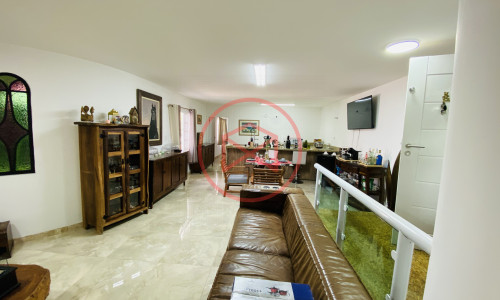 Casa em Condomínio Fechado antes do centro de Ibiúna.